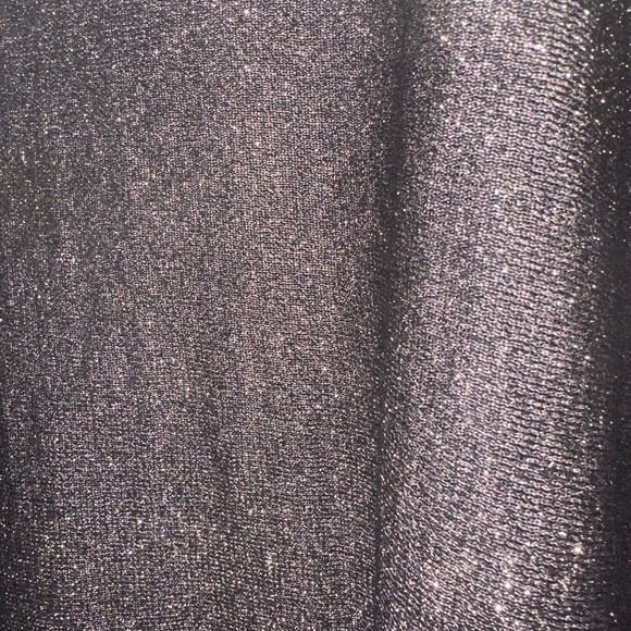 WORTHINGTON 2X TOP. BLACK & GOLD METAL THREADING. Gathered @ drop waist. - Picture 3 of 6